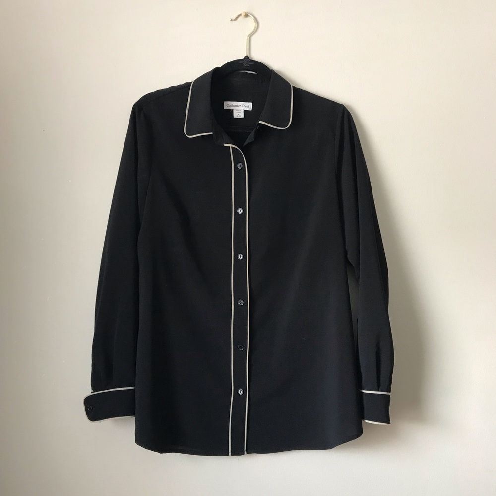 Black button down blouse with collar - Picture 2 of 6